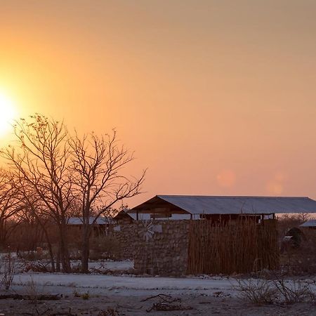 Etosha Trading Post Campsite Okaukuejo Eksteriør bilde
