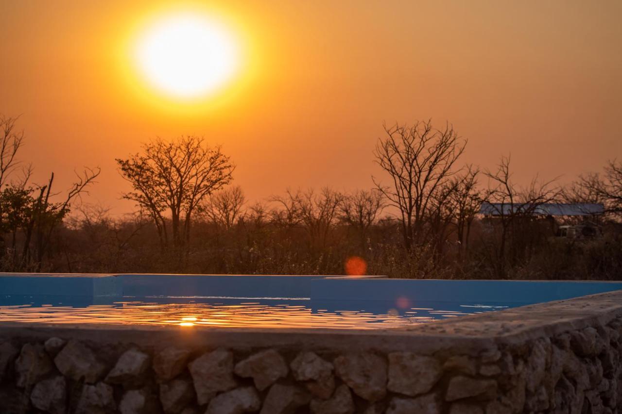 Etosha Trading Post Campsite Okaukuejo Eksteriør bilde
